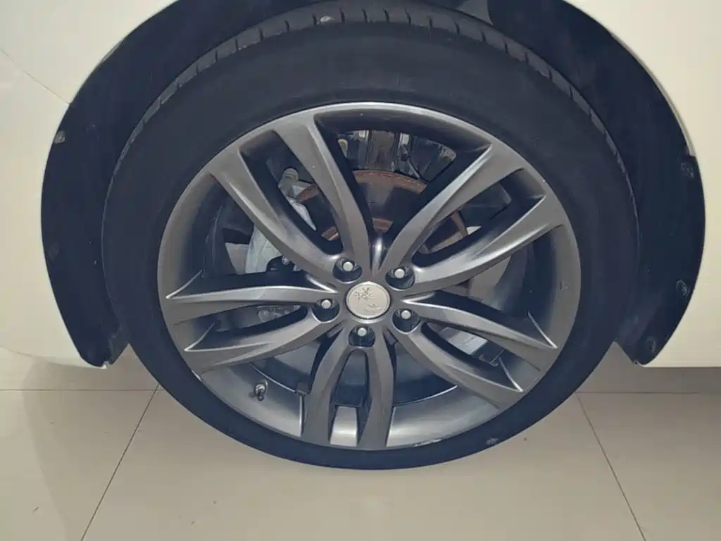 Hongqi H5 2018 2018 30TD Smart Connect Agile Edition