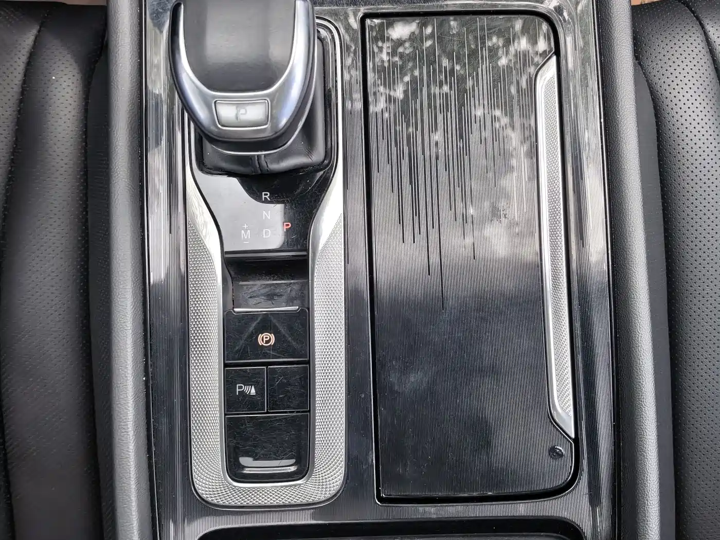 Hongqi H5 2024 1.5T DCT Smart Connect Flag Rhythm Edition фото 27