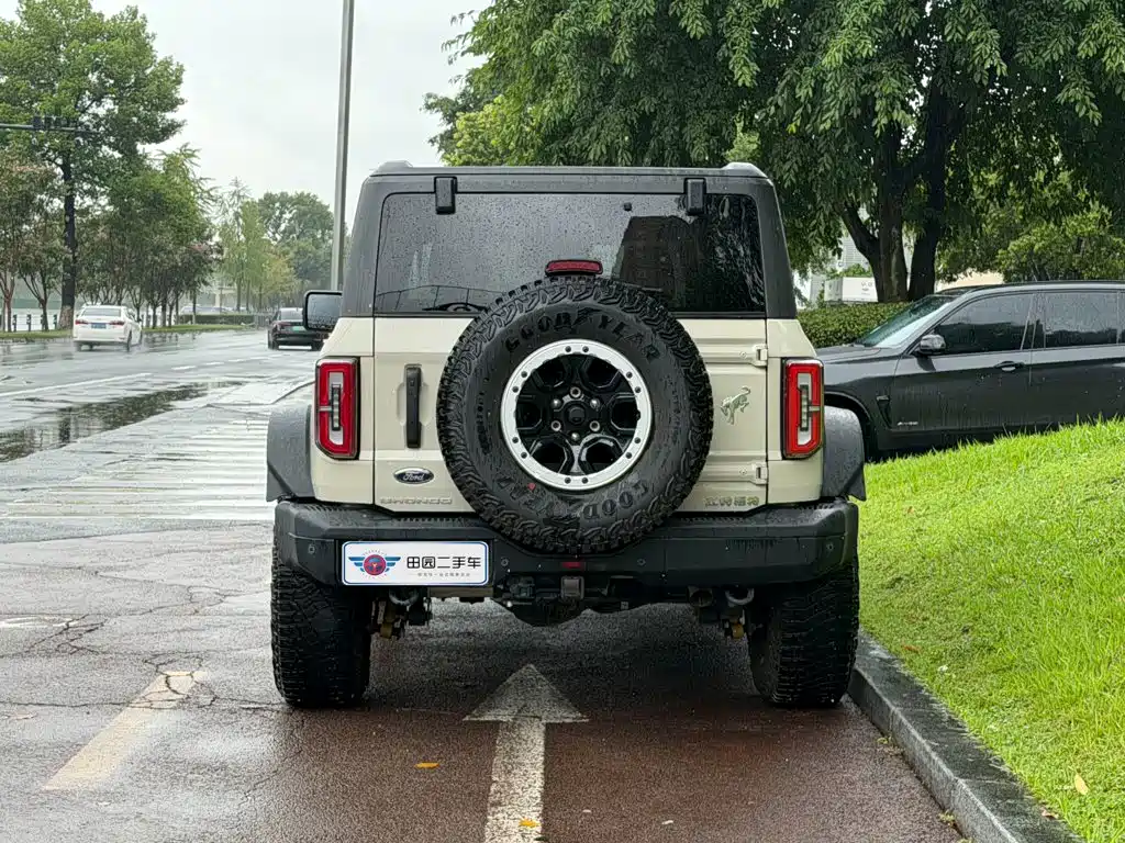 Ford Bronco 2025 2024 2.3T Badlands