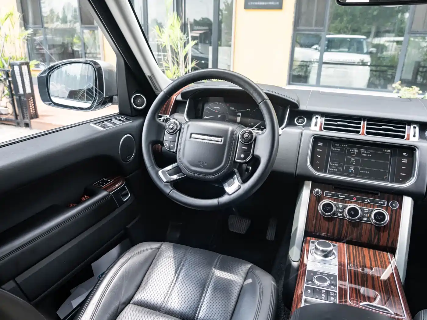 Фото 12 - Land Rover Range Rover