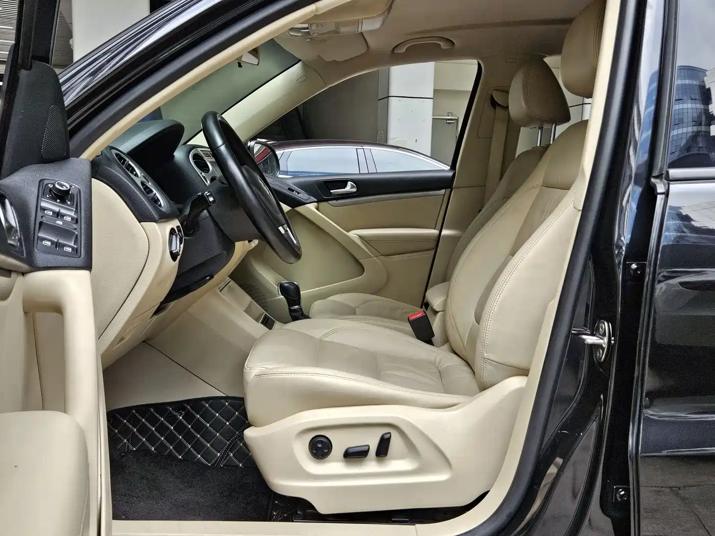 Volkswagen Tiguan 2013 1.8TSI Auto 2WD Comfort Edition фото 6