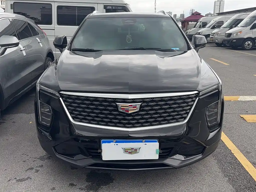 Cadillac XT4 2024 28T 2WD Premium фото 3