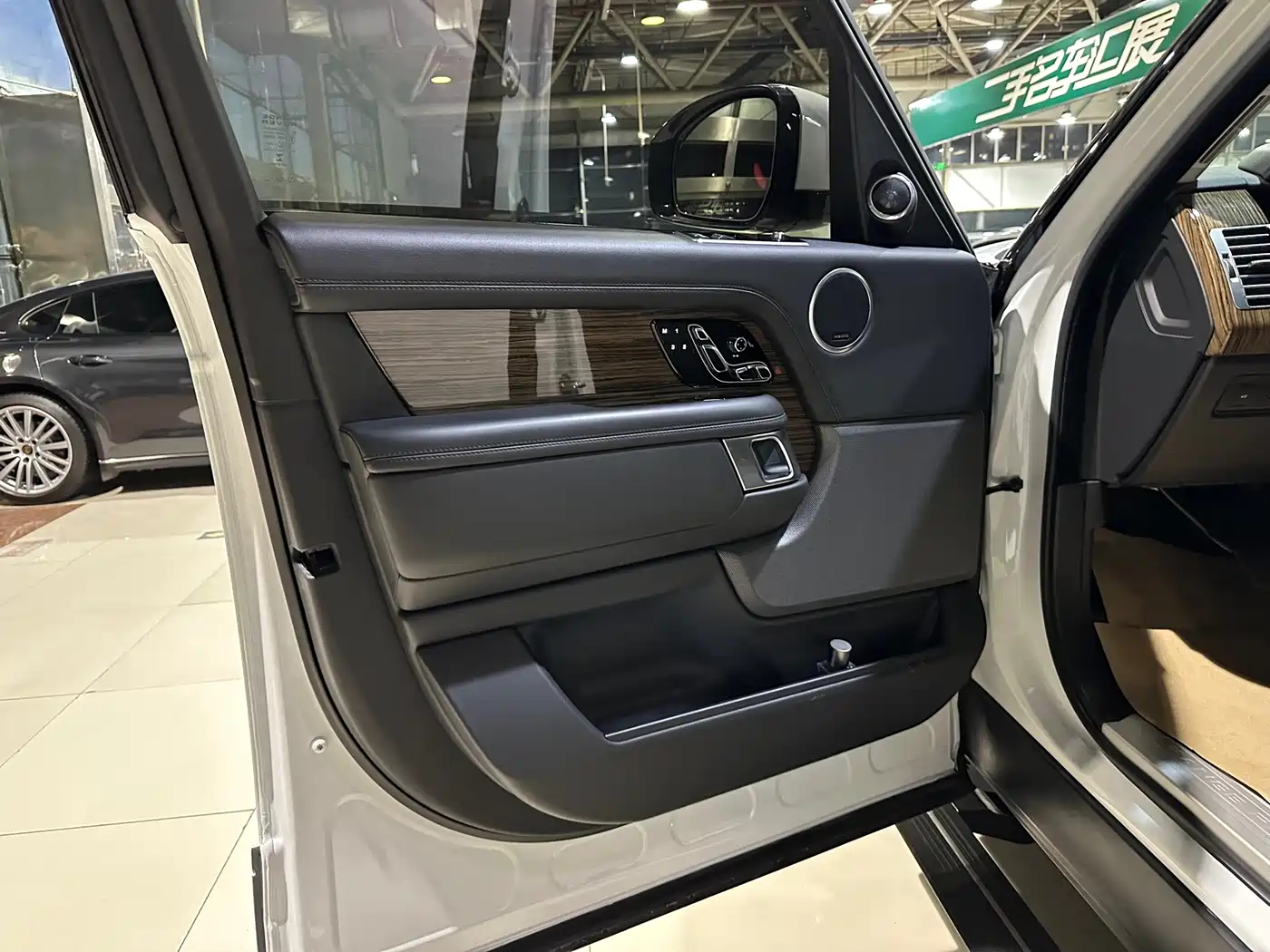 Land Rover Range Rover 2019 3.0 SCV6 Heritage Edition фото 7