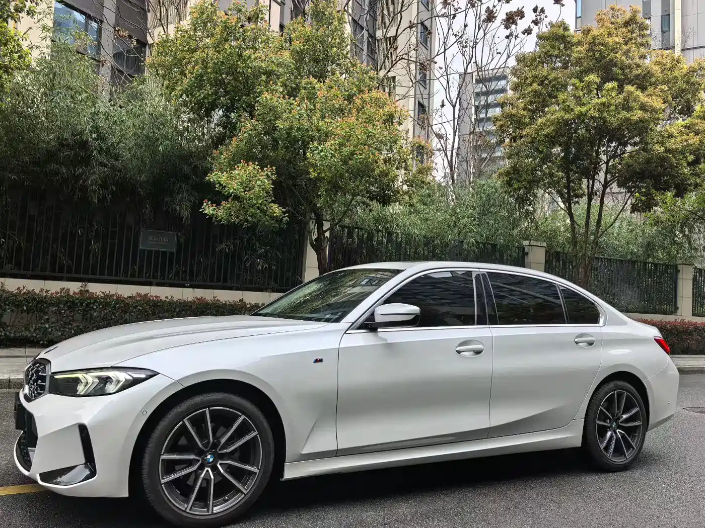 BMW 3 Series 2023 325Li M Sport Package фото 2