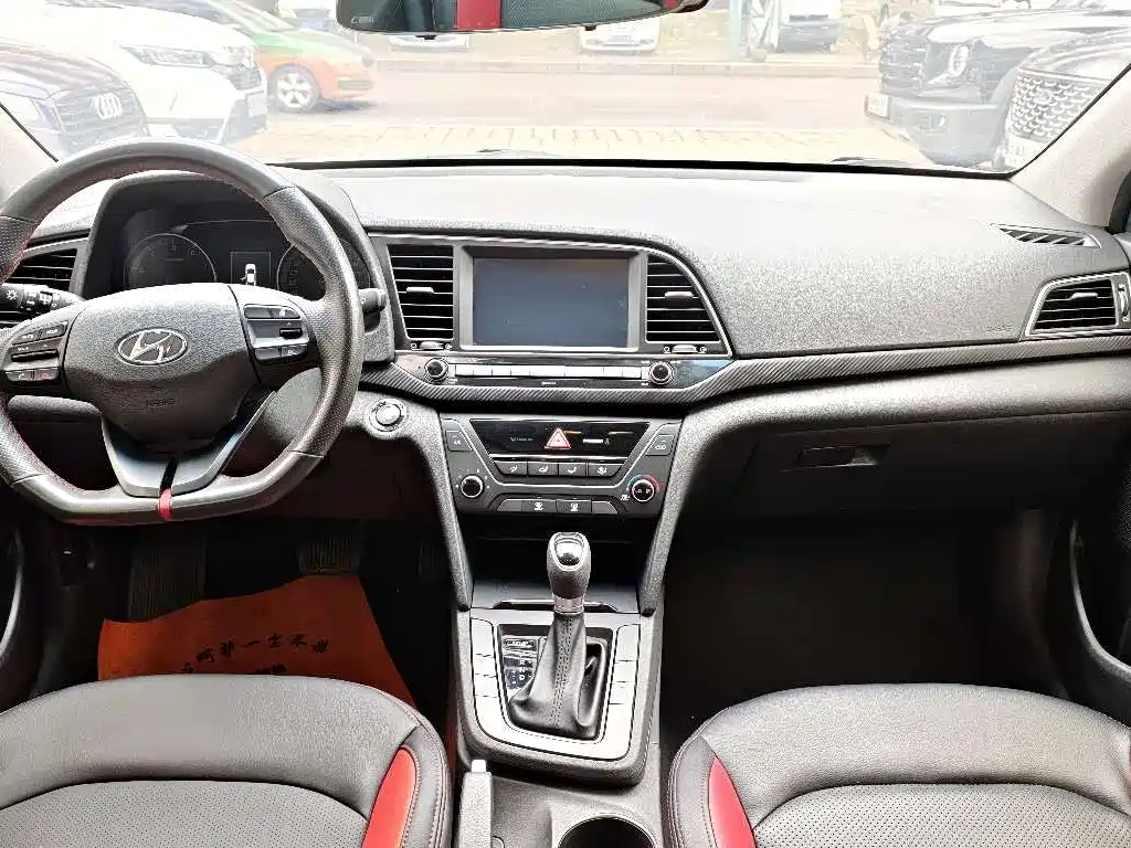 Hyundai Elantra 2018 1.4T DCT Dynamic·Vitality Model фото 5