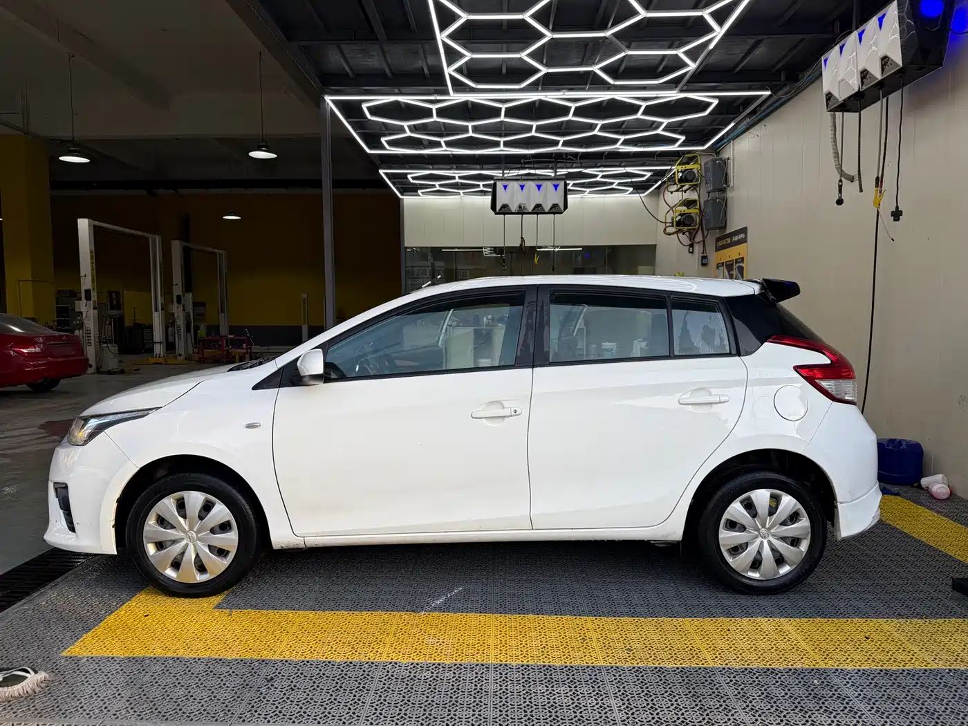 Toyota YARiS L Zhi Xuan 2016 1.5E Auto Sport Edition фото 3