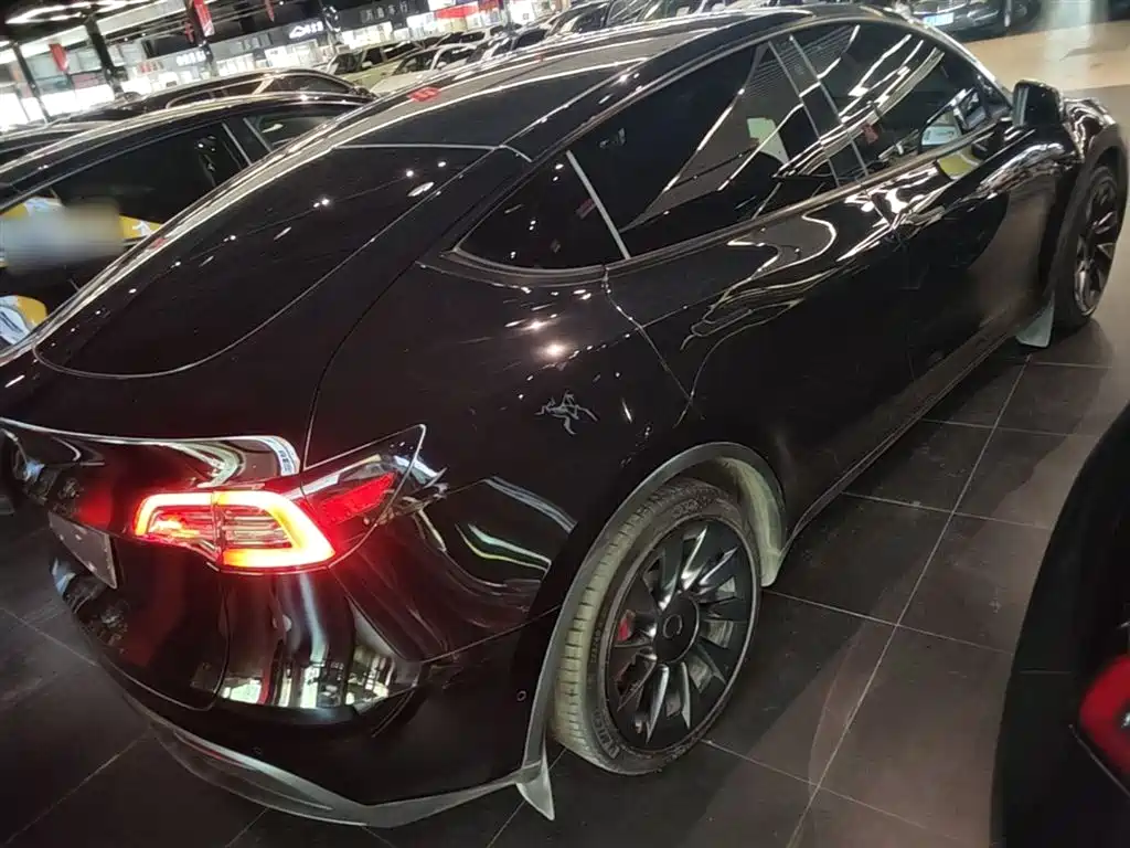 Фото 7 - Tesla Model Y
