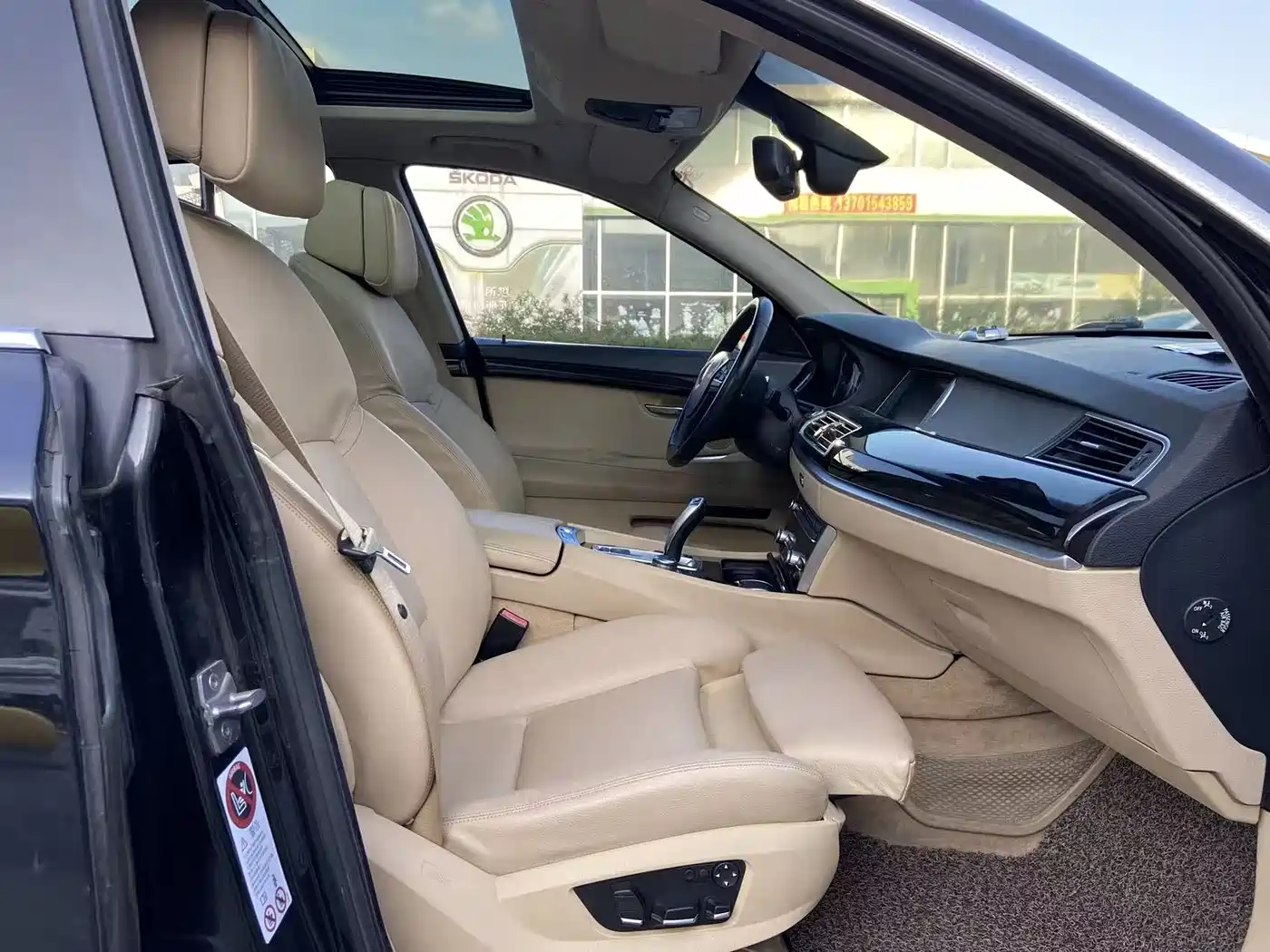 BMW 5 Series GT 2011 535i xDrive Luxury Model фото 14