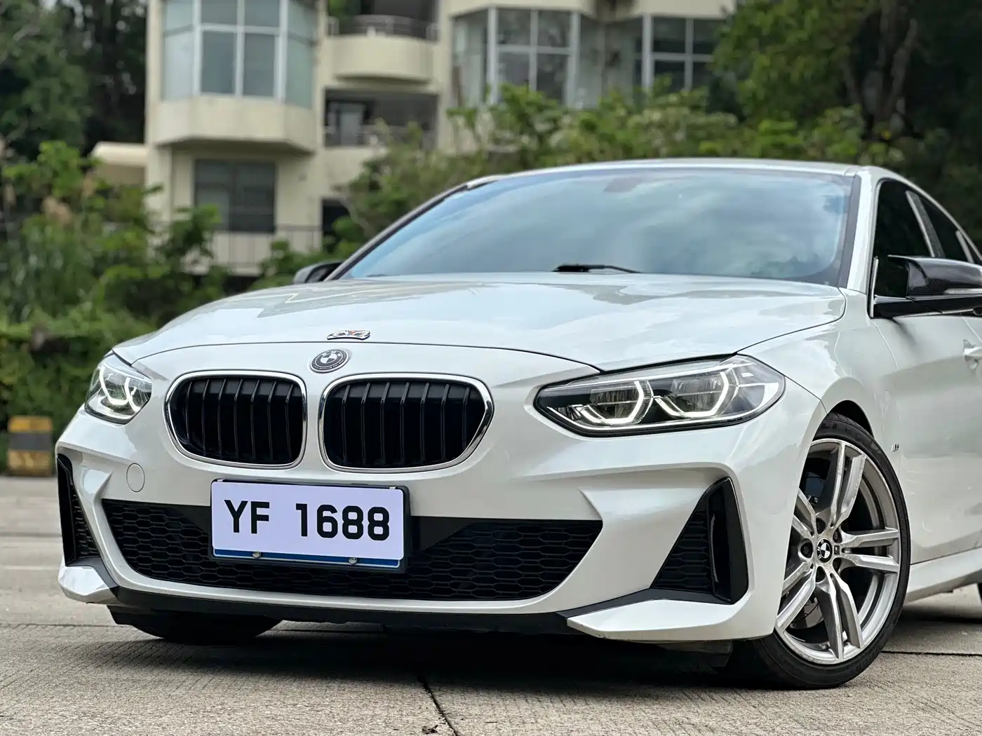 BMW 1 Series 2019 120i Leading M Sport Package фото 16