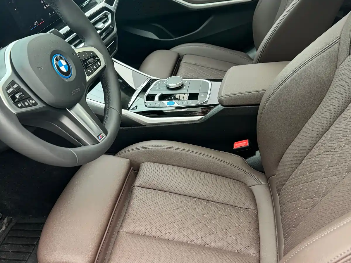 BMW i3 2024 eDrive 35 L фото 5