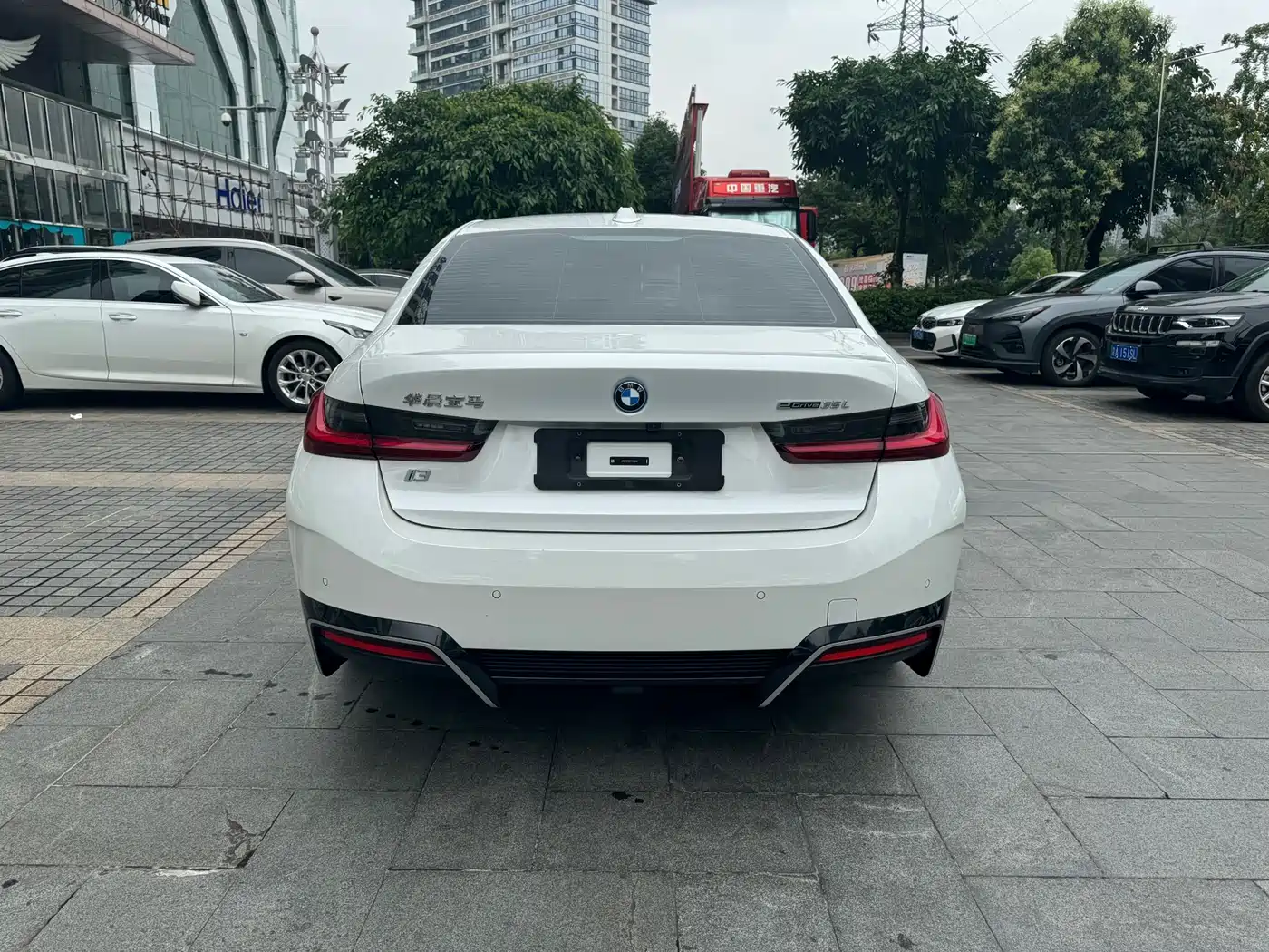 BMW i3 2024 eDrive 35 L фото 9