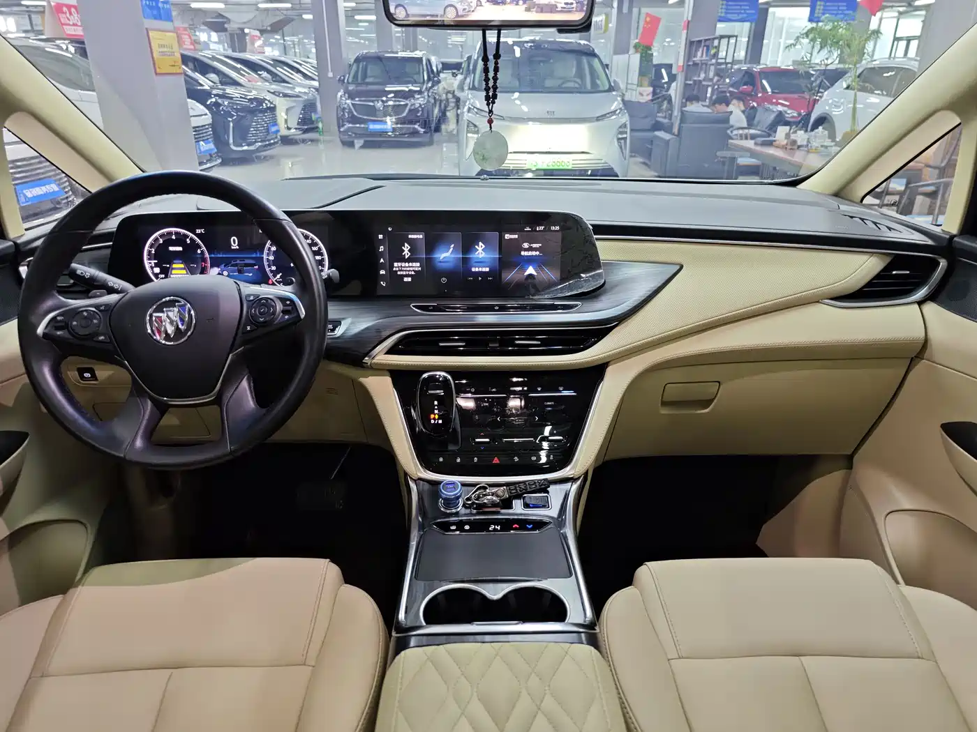 Buick GL8 2023 ES Landmaster Exclusive фото 4