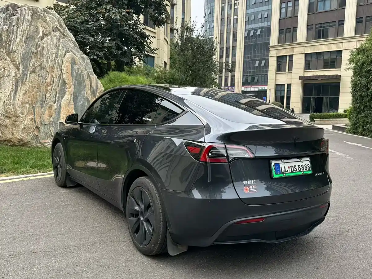 Фото 4 - Tesla Model Y
