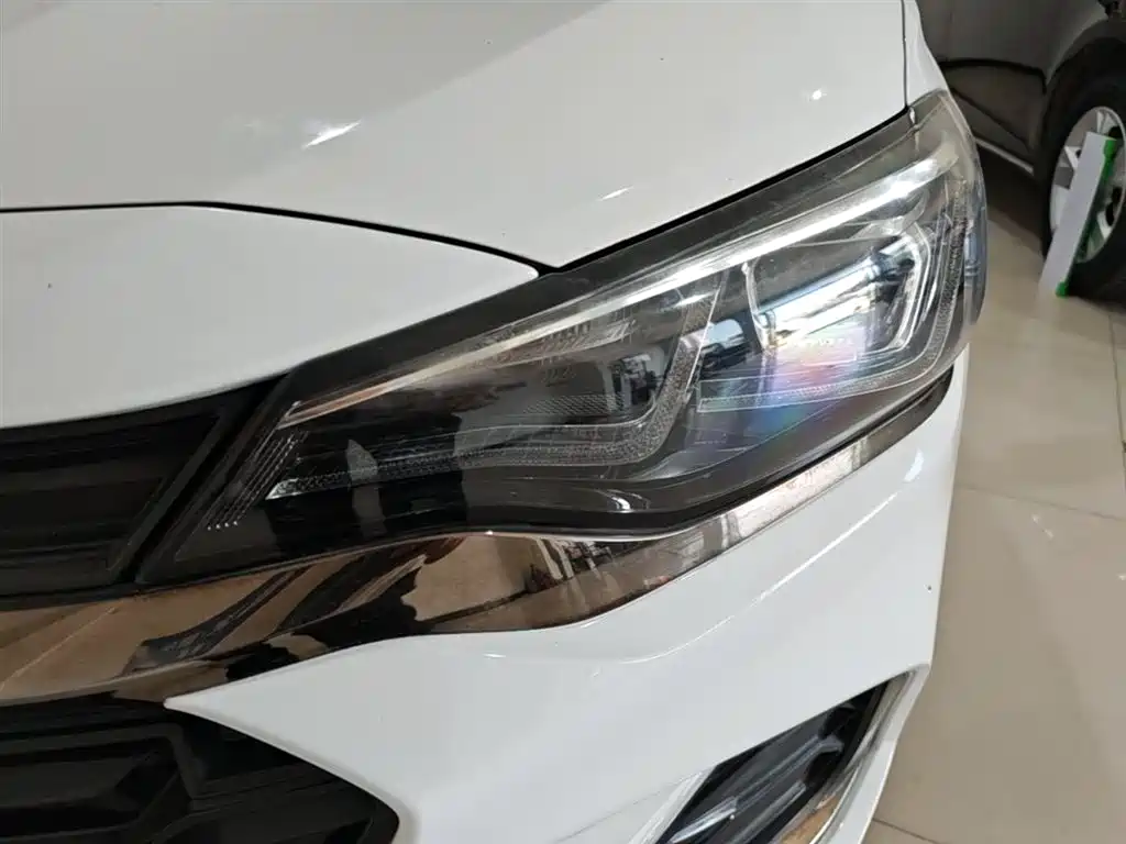 Chevrolet Monza 2019 RS 330T Auto Smooth Edition China VI фото 24