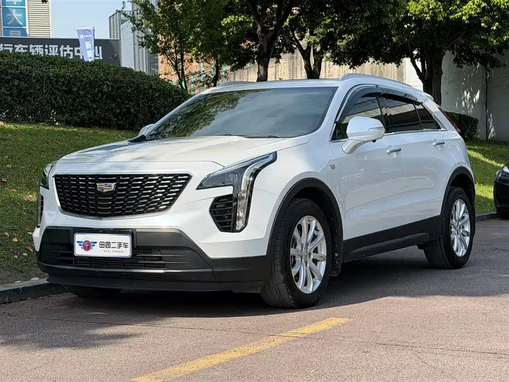 CADILLAC XT4