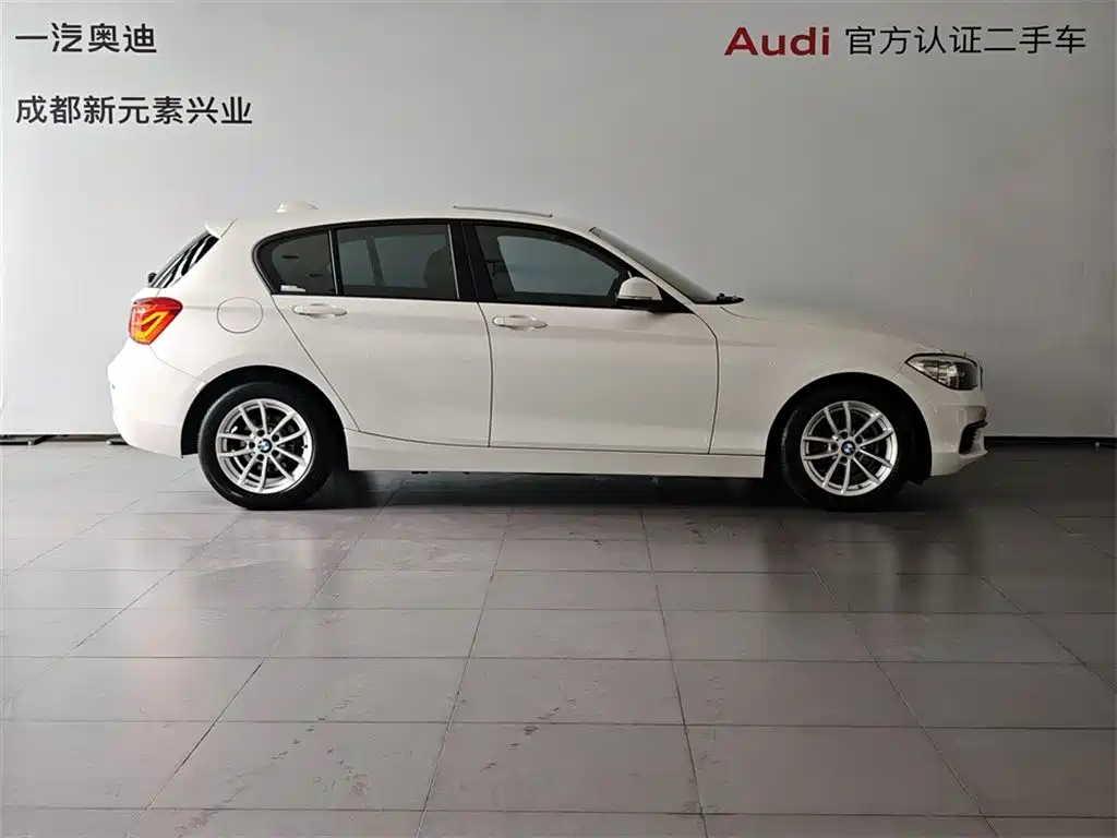BMW 1 Series (Import) 2018 118i Leading фото 3