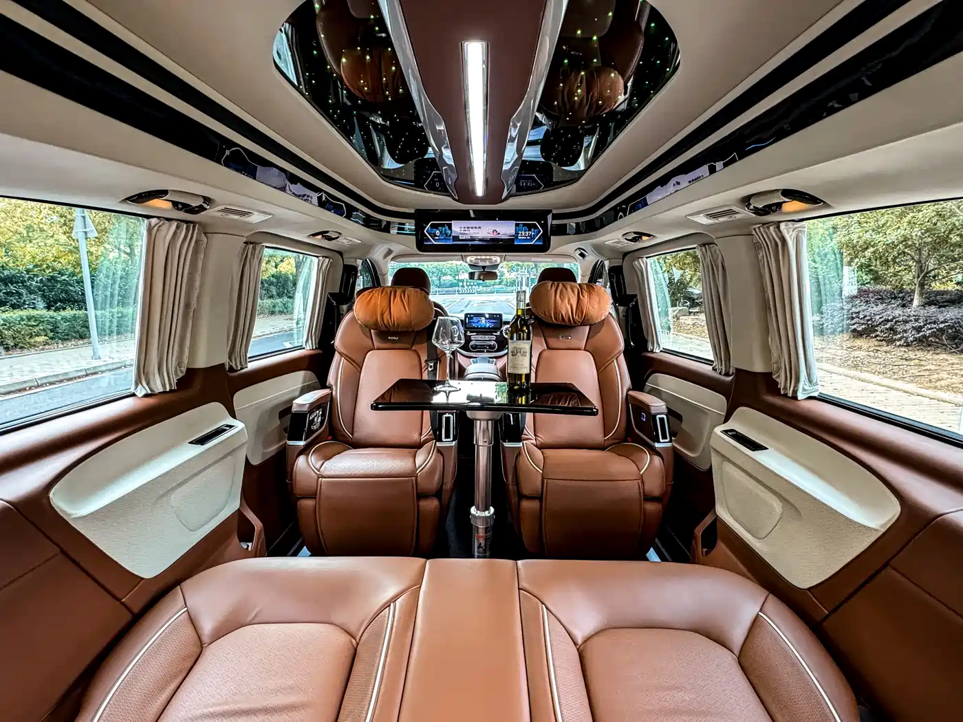 Mercedes-Benz Vito 2023 2.0T Business 7-Seater фото 27