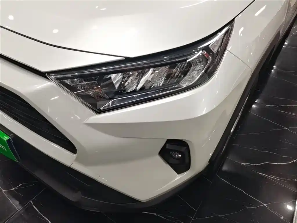 Toyota RAV4 Rongfang 2023 2.0L CVT 2WD Urban Edition фото 24