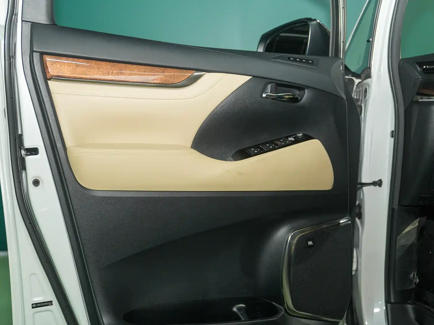 Toyota Alphard 2018 3.5L Premium фото 9
