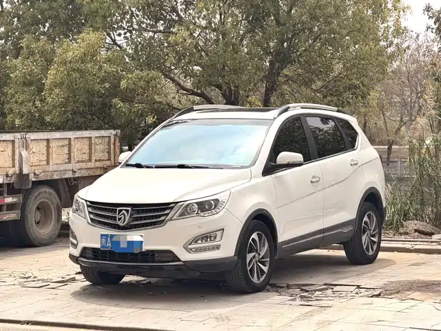 Baojun Baojun 560 2016 1.8L Manual Luxury
