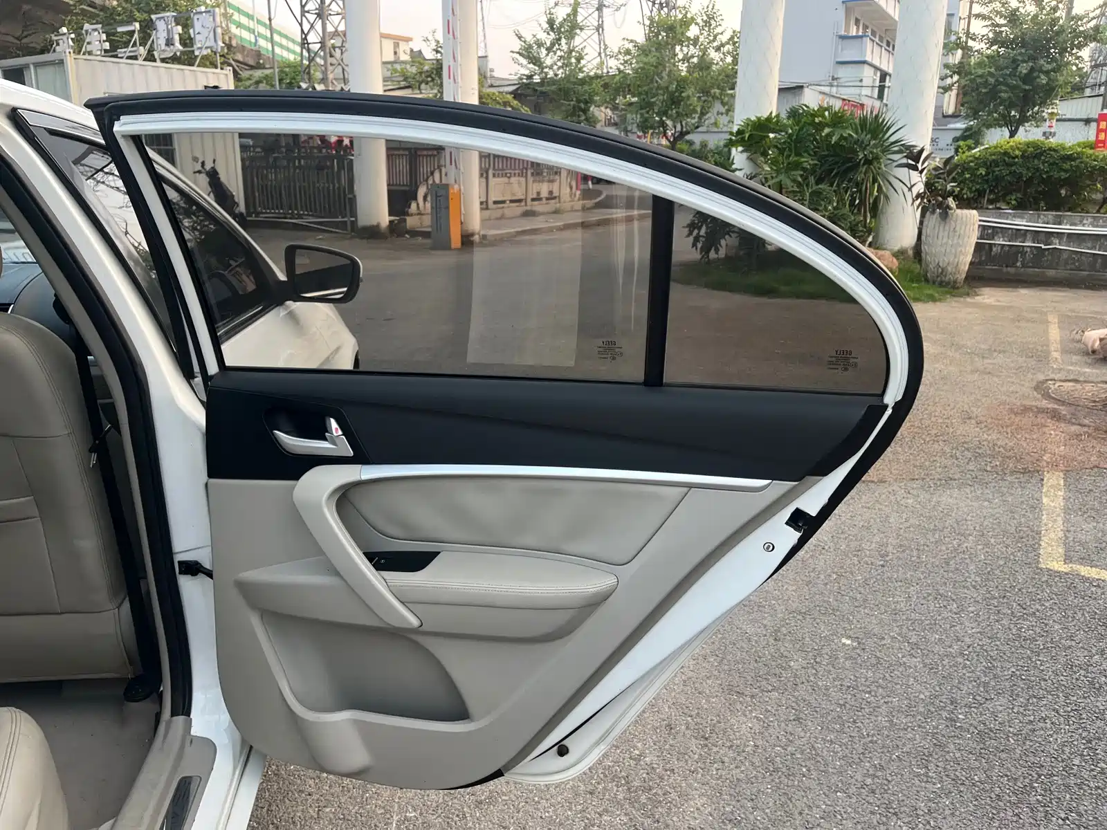 Photo 16 - Geely Emgrand