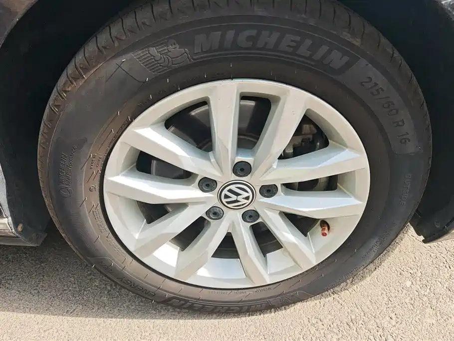 Volkswagen Magotan 2018 280TSI DSG Comfort фото 6