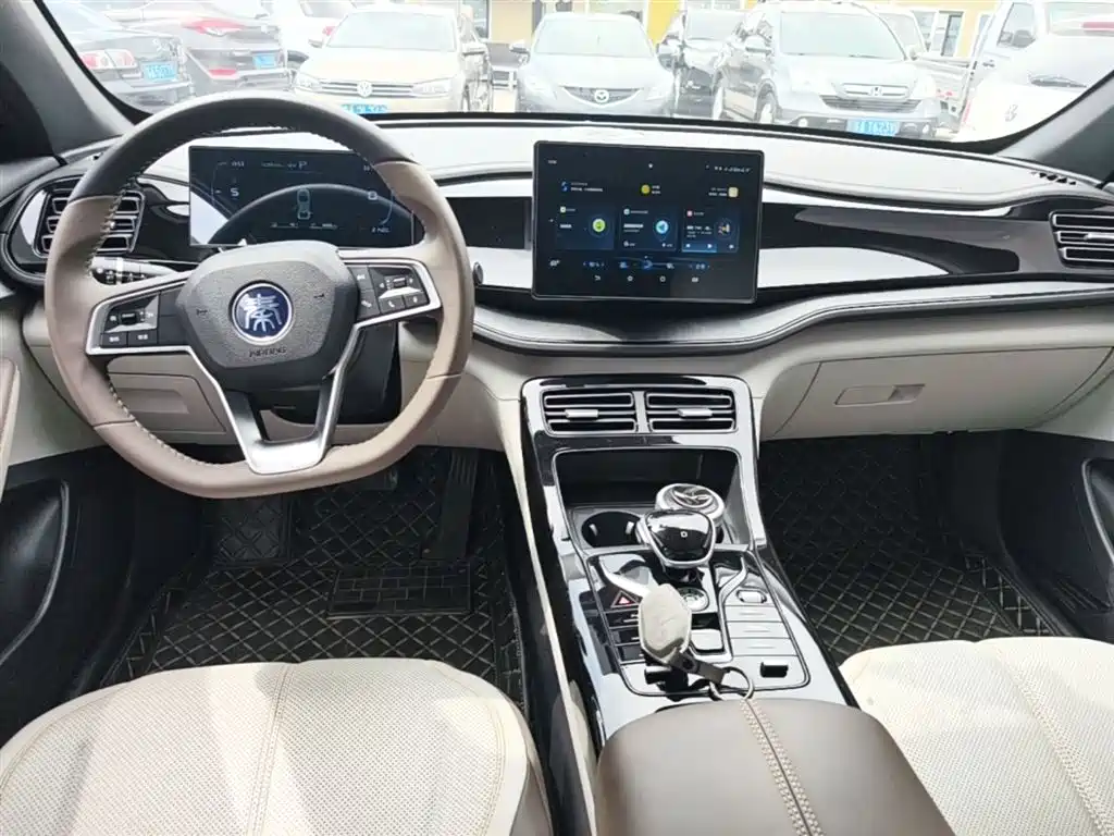 BYD Qin PLUS 2025 DM-i Smart Drive 55KM Leader фото 10