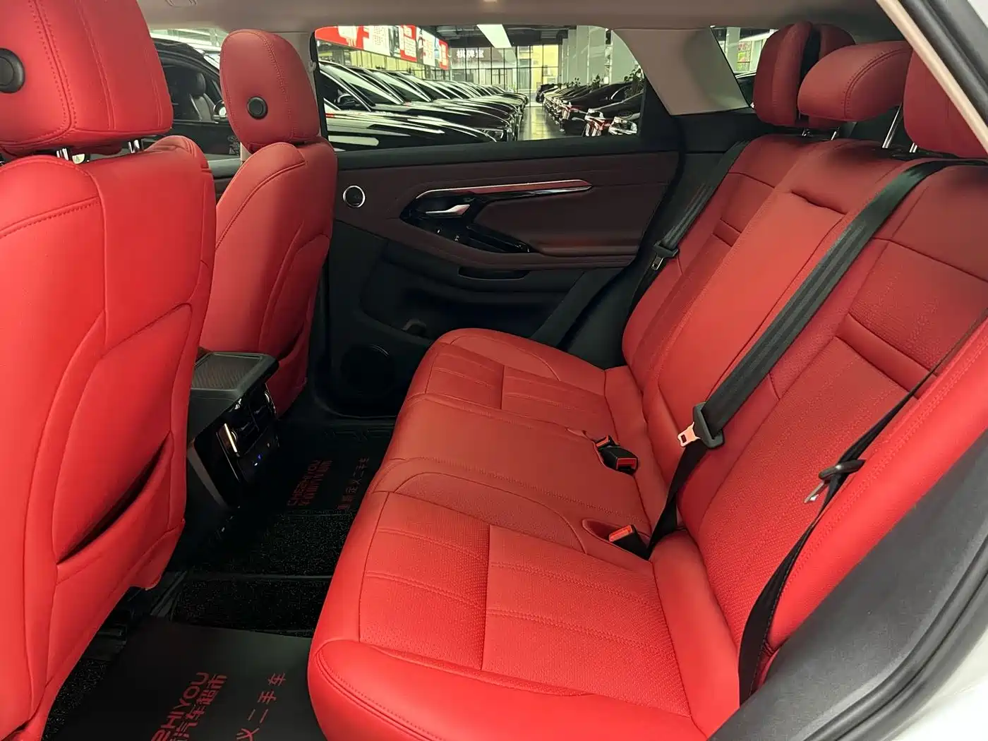 Land Rover Range Rover Evoque 2023 Range Rover Evoque L 249PS Luxury Edition фото 10