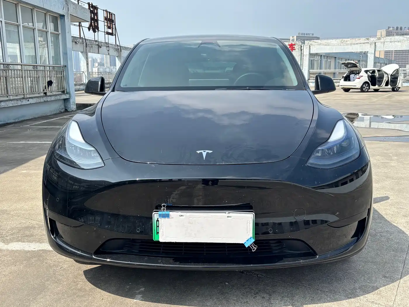 TESLA MODEL Y