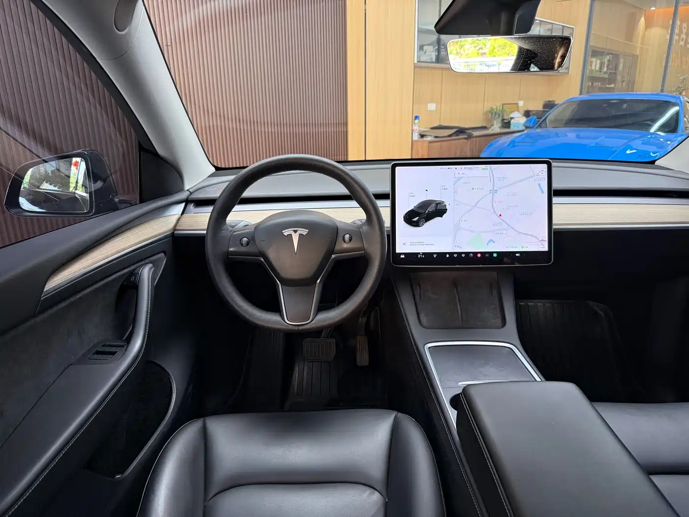 TESLA MODEL Y