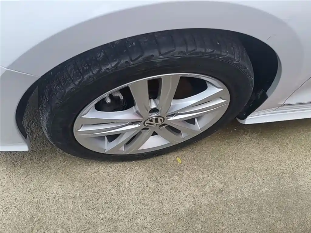 Volkswagen Sagitar 2018 280TSI DSG Spark Edition фото 23