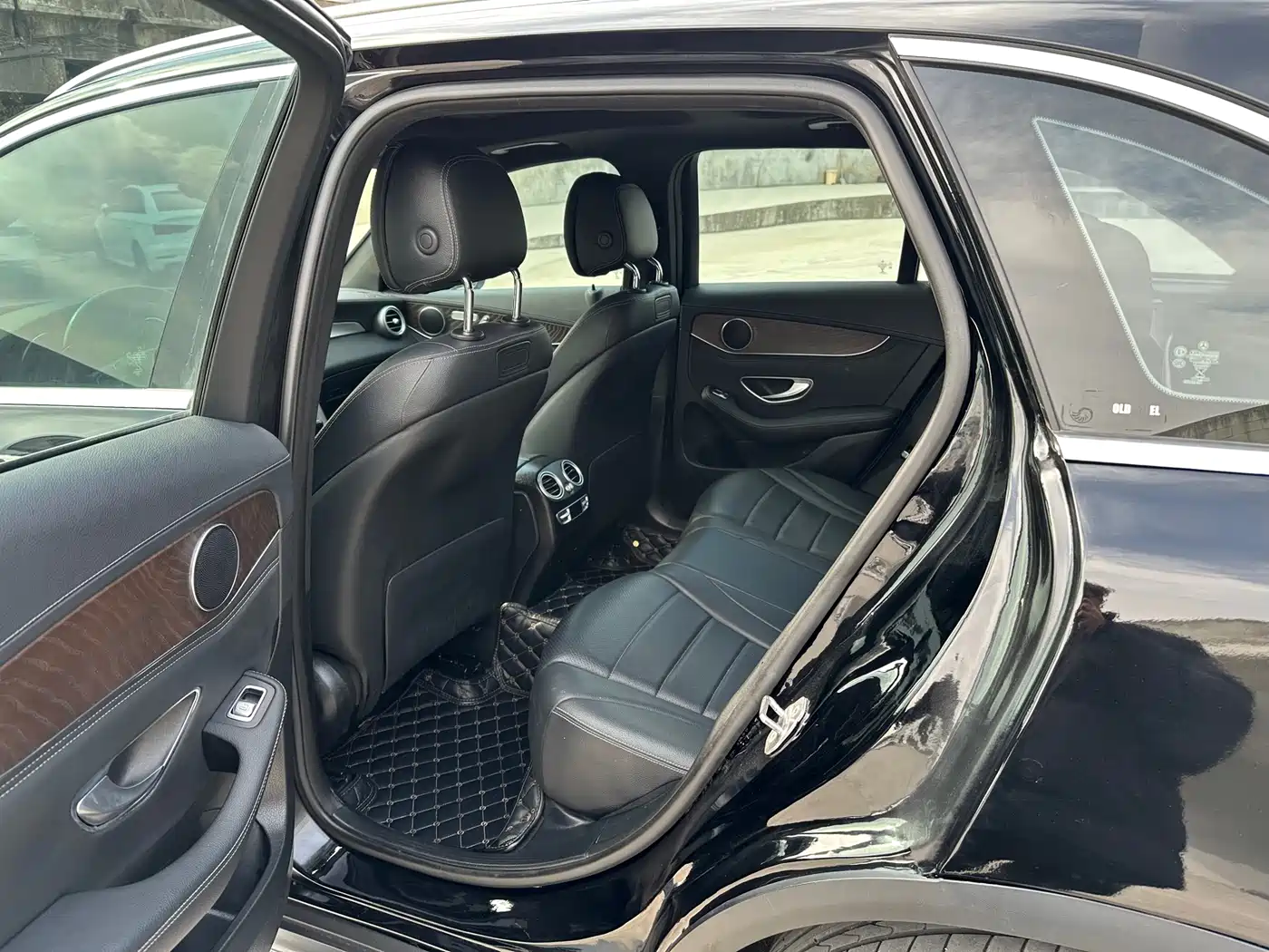 Mercedes-Benz GLC 2017 GLC 300 4MATIC Dynamic фото 5