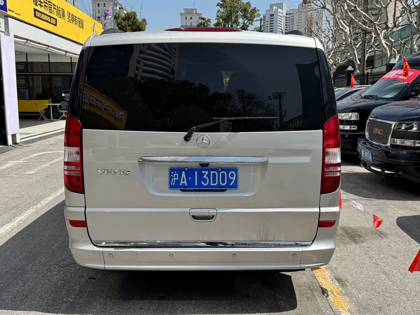 Mercedes-Benz Viano 2013 Model 3.0L Navigation Edition фото 4