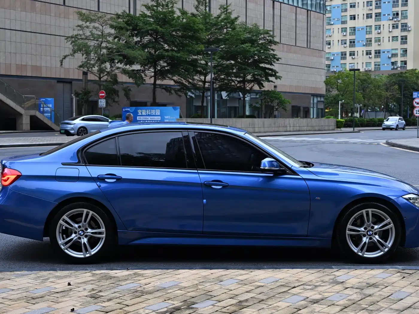 BMW 3 Series 2019 320Li M Sport Package фото 6