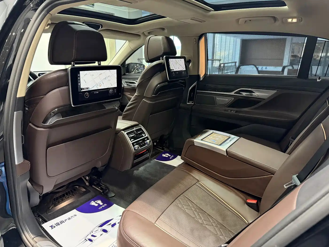 BMW 7 Series 2016 740Li Leading Edition фото 23