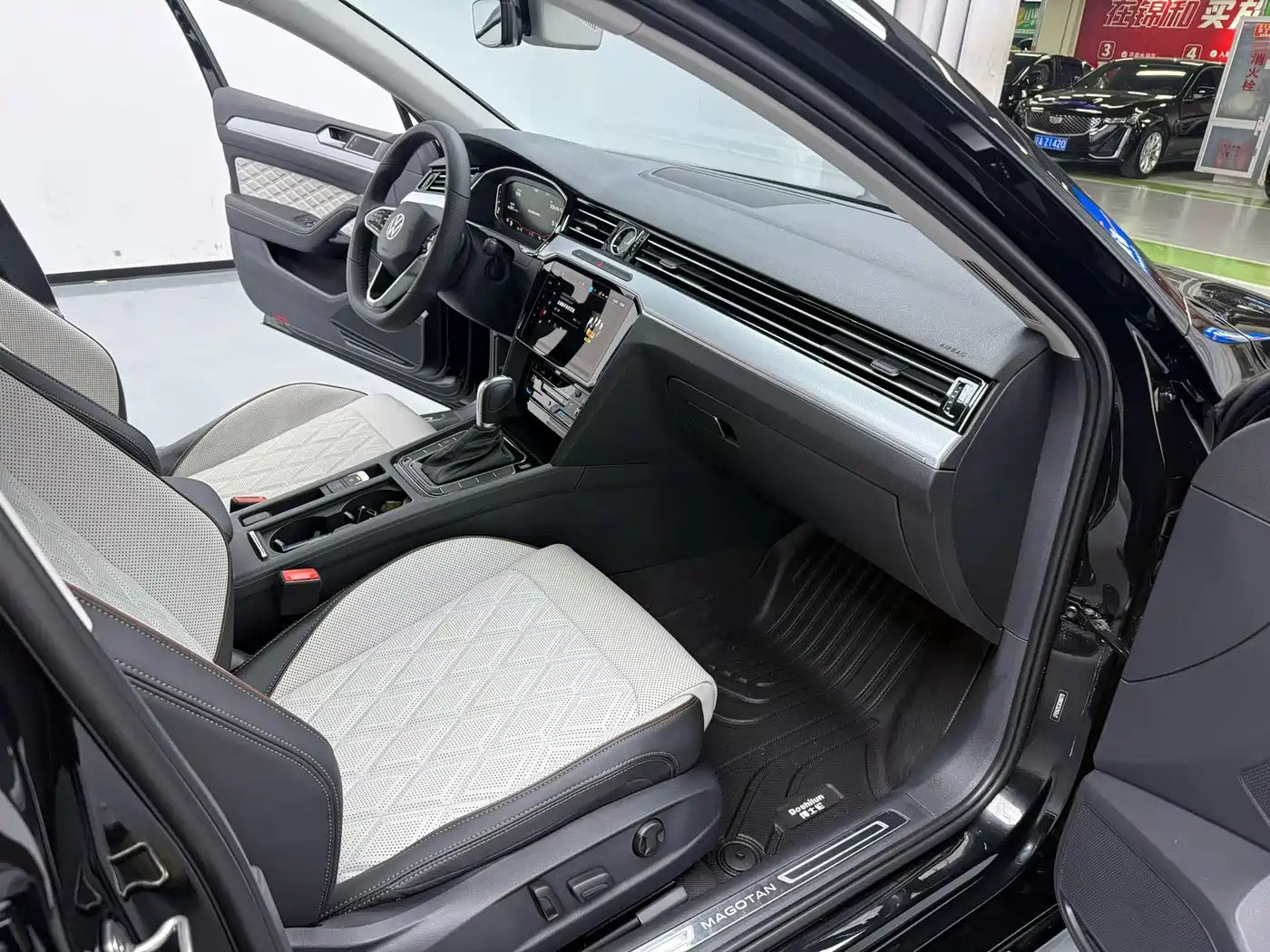 Volkswagen Magotan 2025 Facelift II Public Edition 330TSI DSG Luxury фото 8