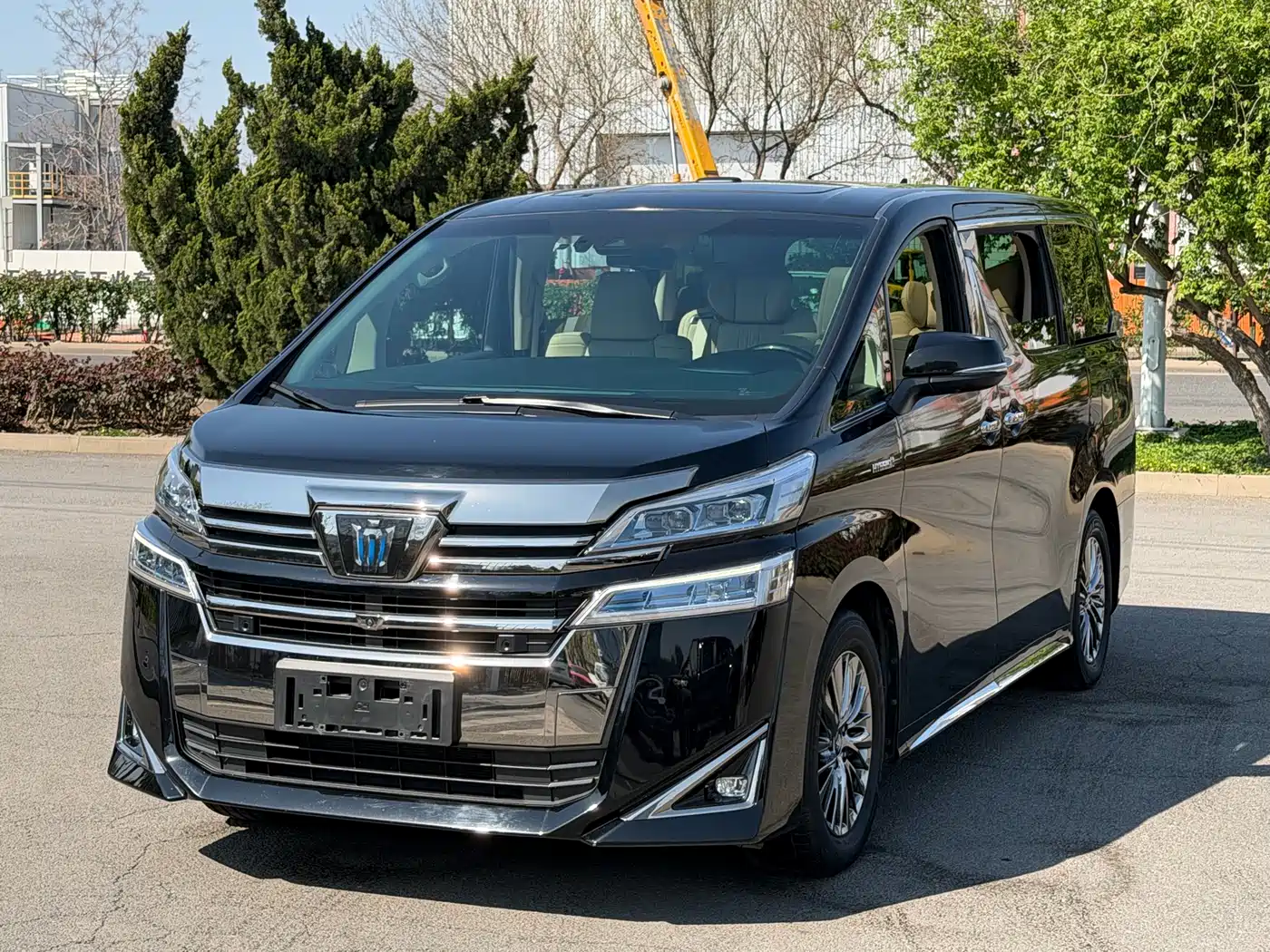 Toyota Vellfire 2021 Crown Hybrid 2.5L HV Premium Edition фото 2