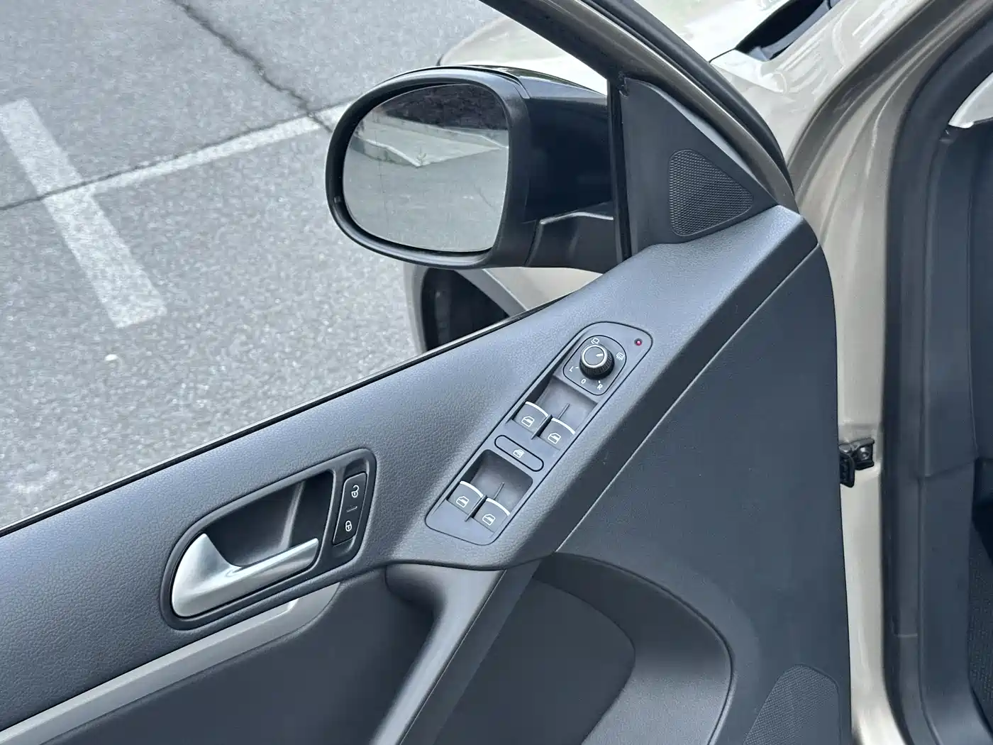 Volkswagen Tiguan 2014 1.8TSI Automatic 2WD 30th Anniversary Edition фото 18