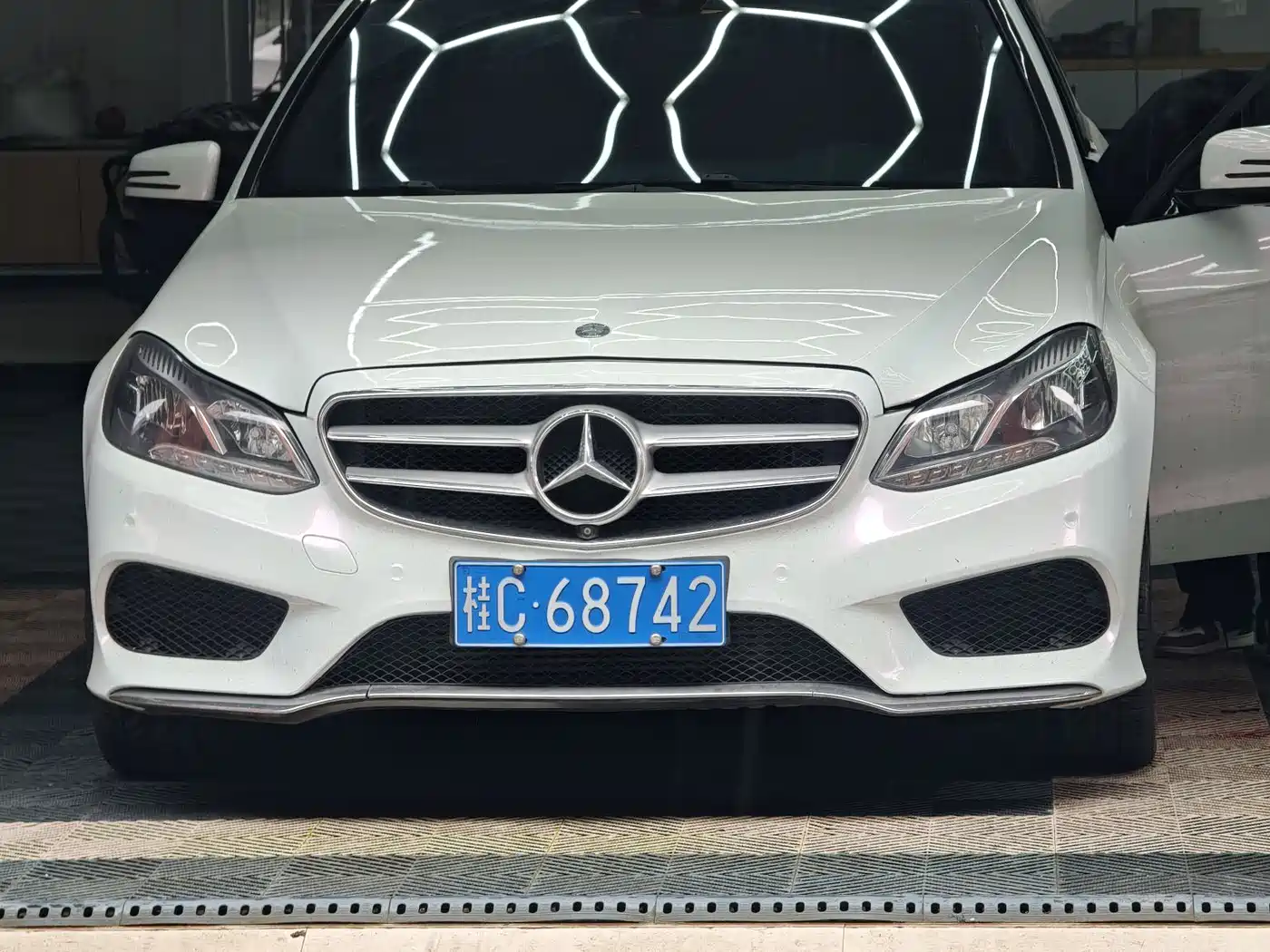 Mercedes-Benz E-Class 2015 E 260 L Sport фото 7