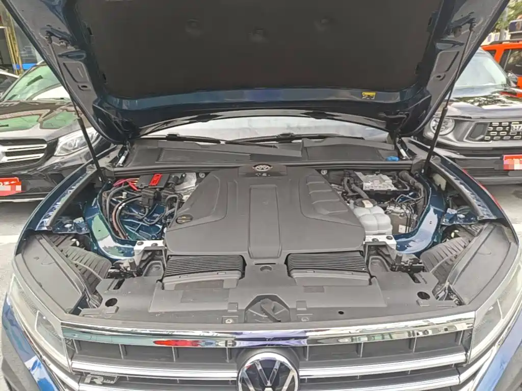 Фото 20 - Volkswagen Touareg