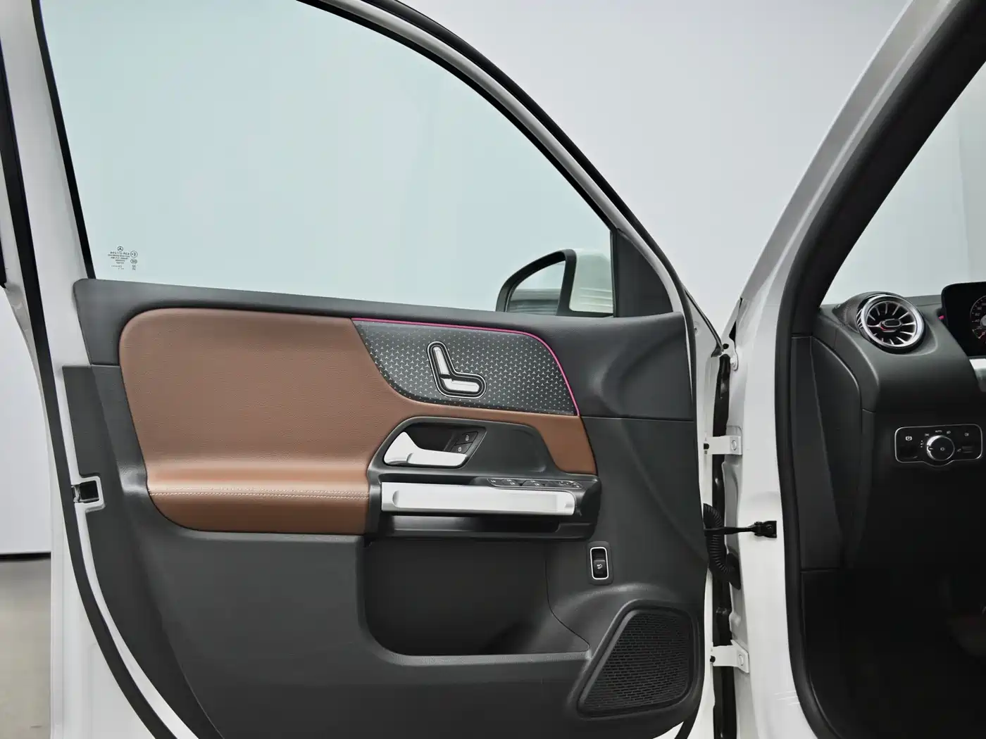 Mercedes-Benz GLB 2024 GLB 220 Dynamic фото 18