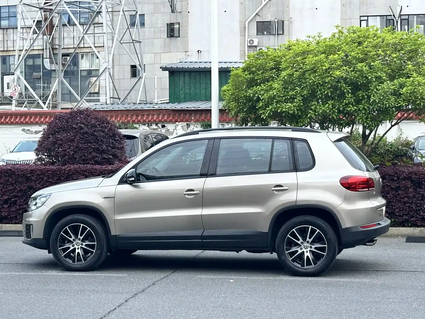 Volkswagen Tiguan 2014 1.8TSI Automatic 2WD 30th Anniversary Edition фото 2