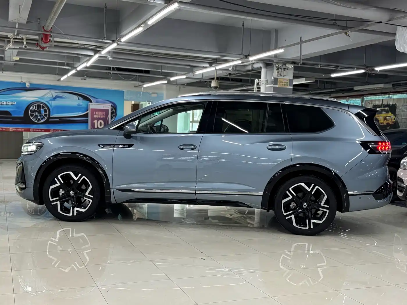 Volkswagen Talagon 2025 450TSI R-Line 6-Seater фото 11