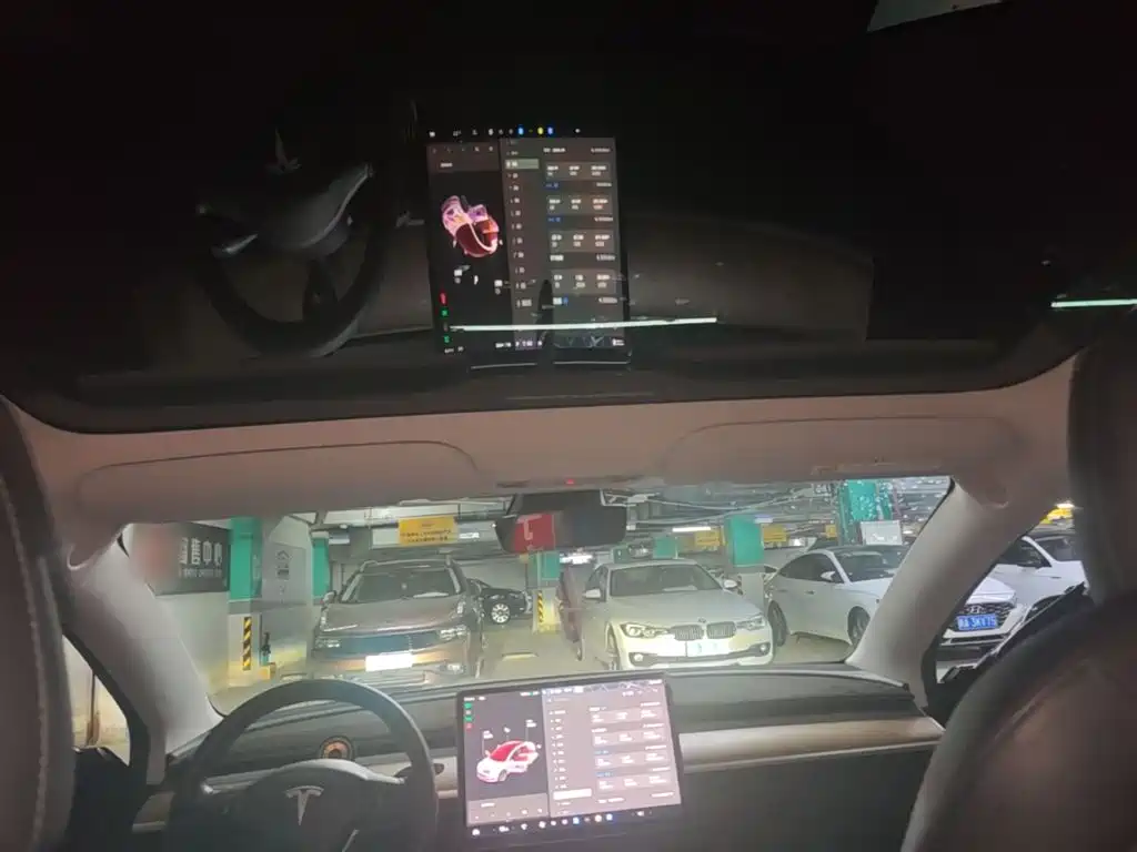 Фото 18 - Tesla Model 3