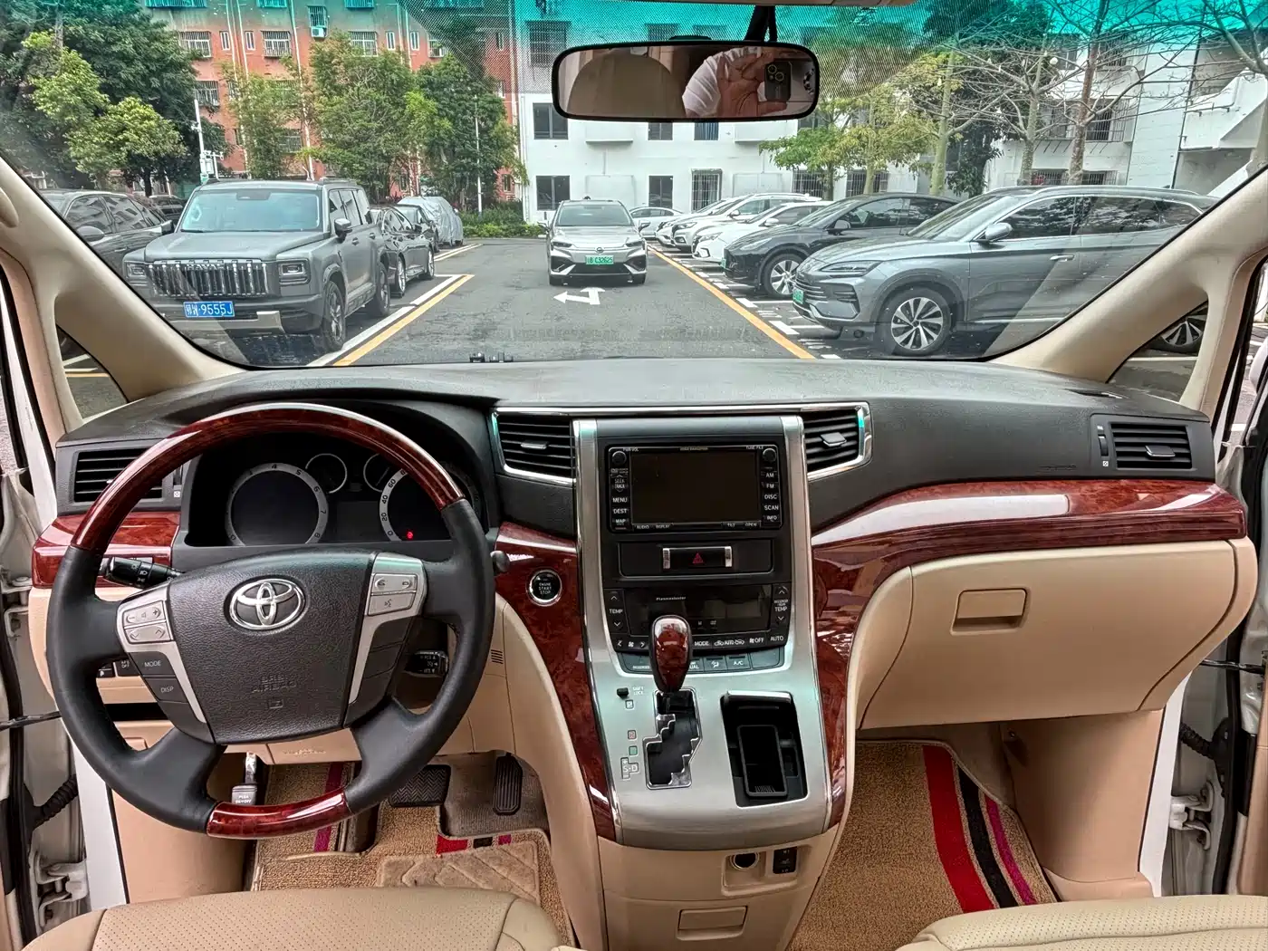 Toyota Alphard 2011 3.5L Luxury Edition фото 8