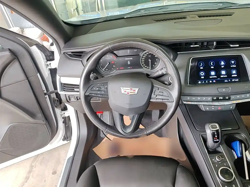 Cadillac XT4 2018 Model 28T 2WD Luxury фото 11