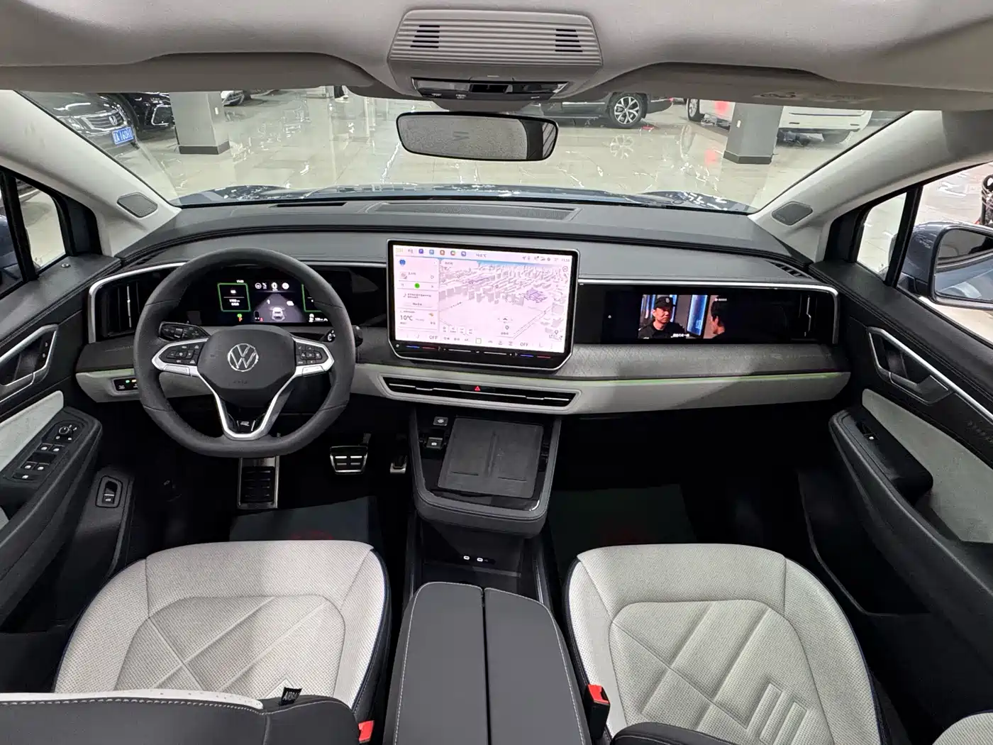 Volkswagen Talagon 2025 450TSI R-Line 6-Seater фото 5