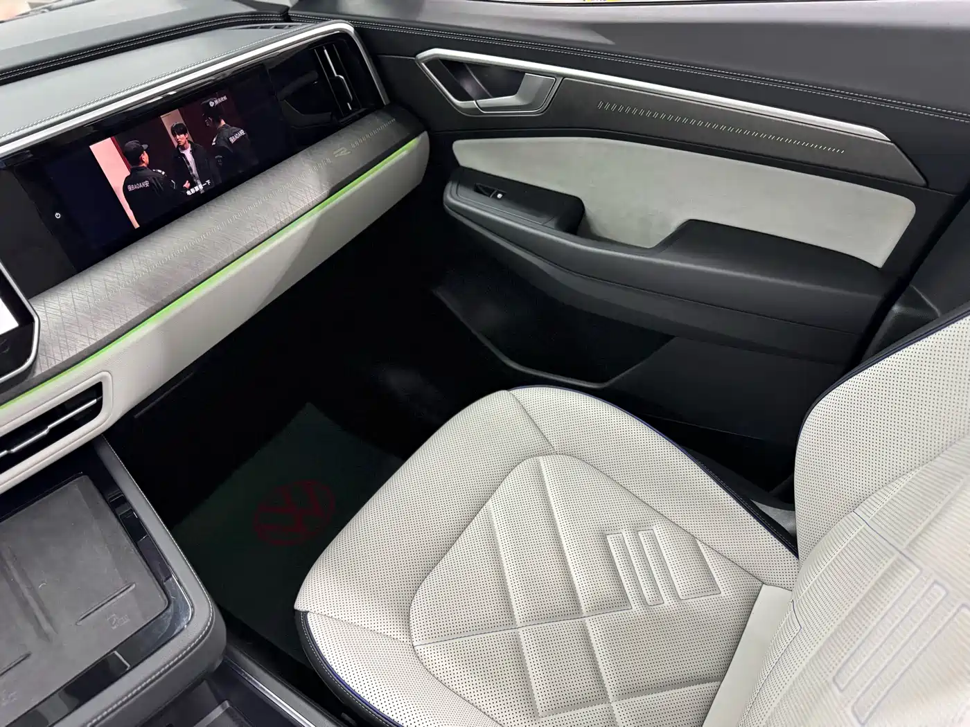 Volkswagen Talagon 2025 450TSI R-Line 6-Seater фото 22