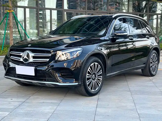 MERCEDES-BENZ GLC