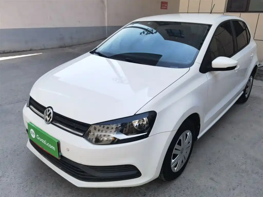 Volkswagen Polo 2016 1.4L Manual Trend фото 2